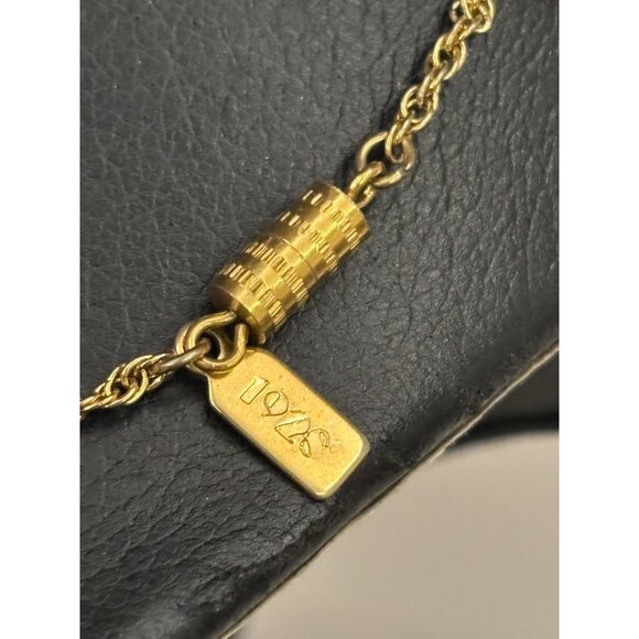 Vintage Frosted Lucite Heart Necklace With Porcelain Rose & Gold-Tone Leaves - Picture 8 of 15